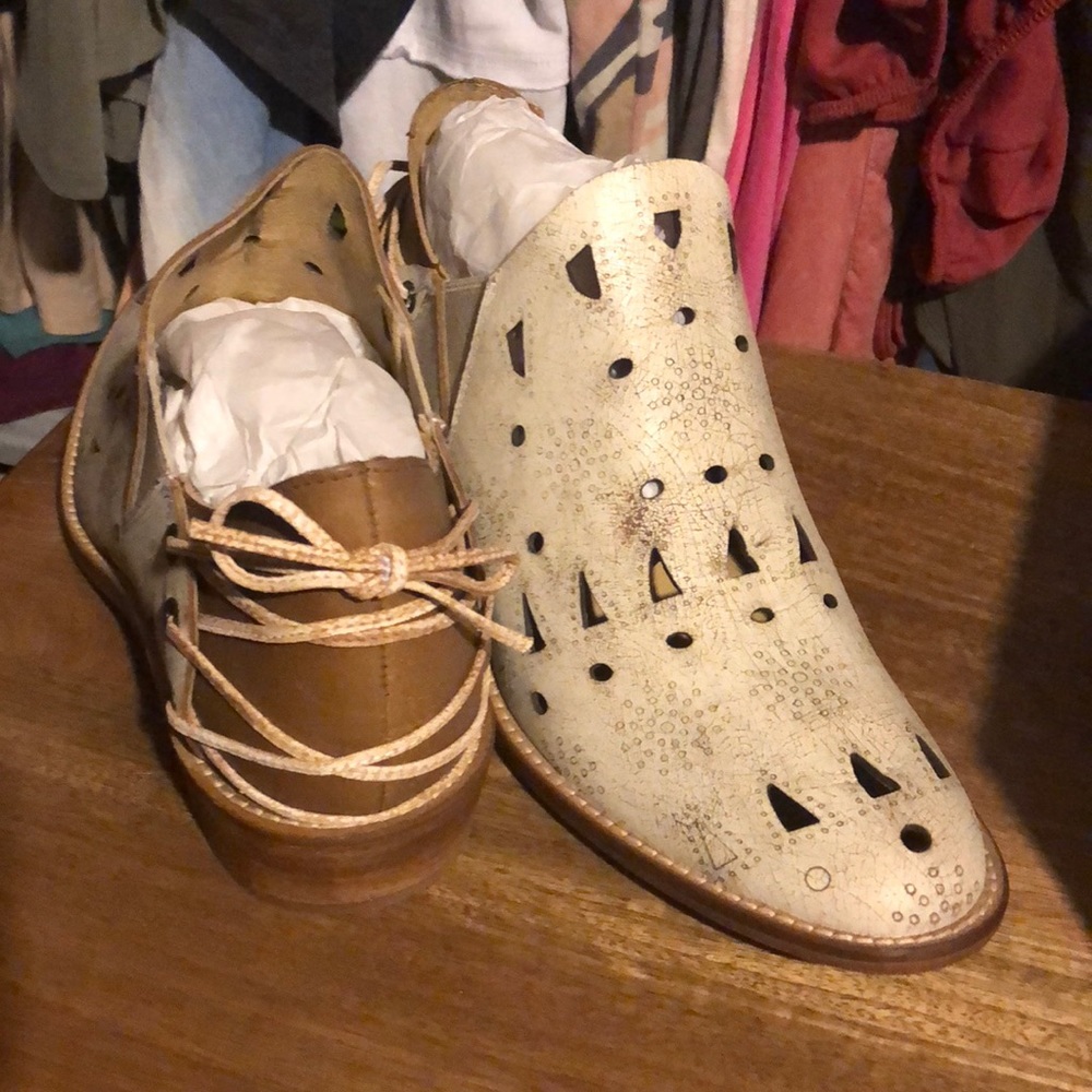Ankle boots